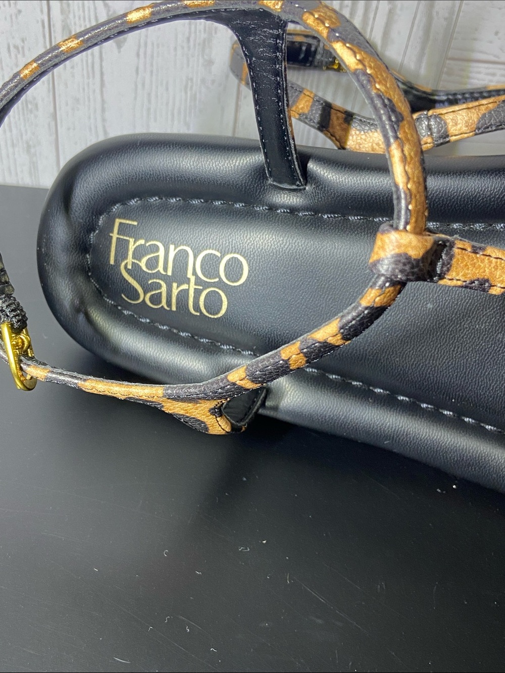 Franco Sarto Joela Leopard Print T-Strap Flat Sandals Women’s Size:8M - Picture 3 of 9